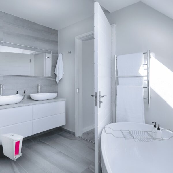 CESTO DE BAÑO 8L (SKU 8068RO)